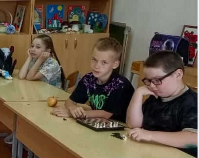 А ведь на небе тучи, тучи....